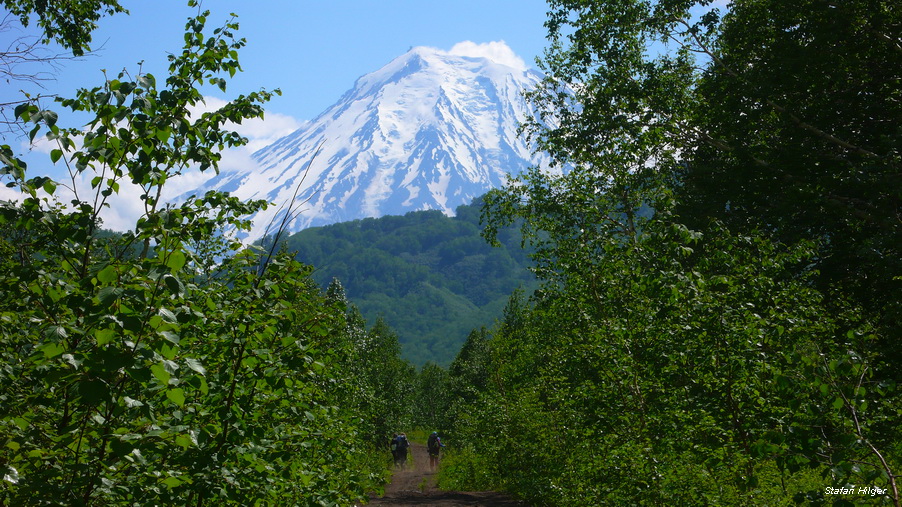Trekking to volcanoes Semyachik, Karymsky and Nalychevo valley